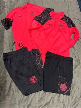 Manchester City Puma Neon Pink and Black Training Set